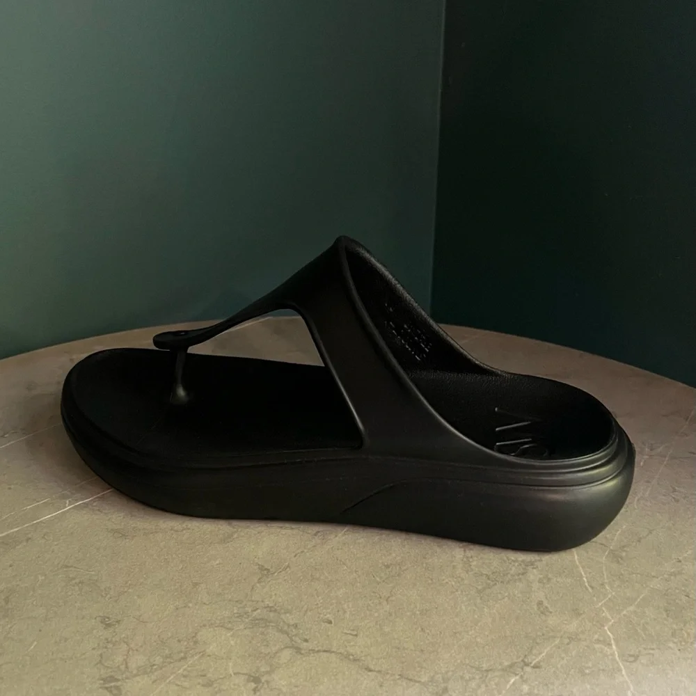Stuart Weitzman new without
